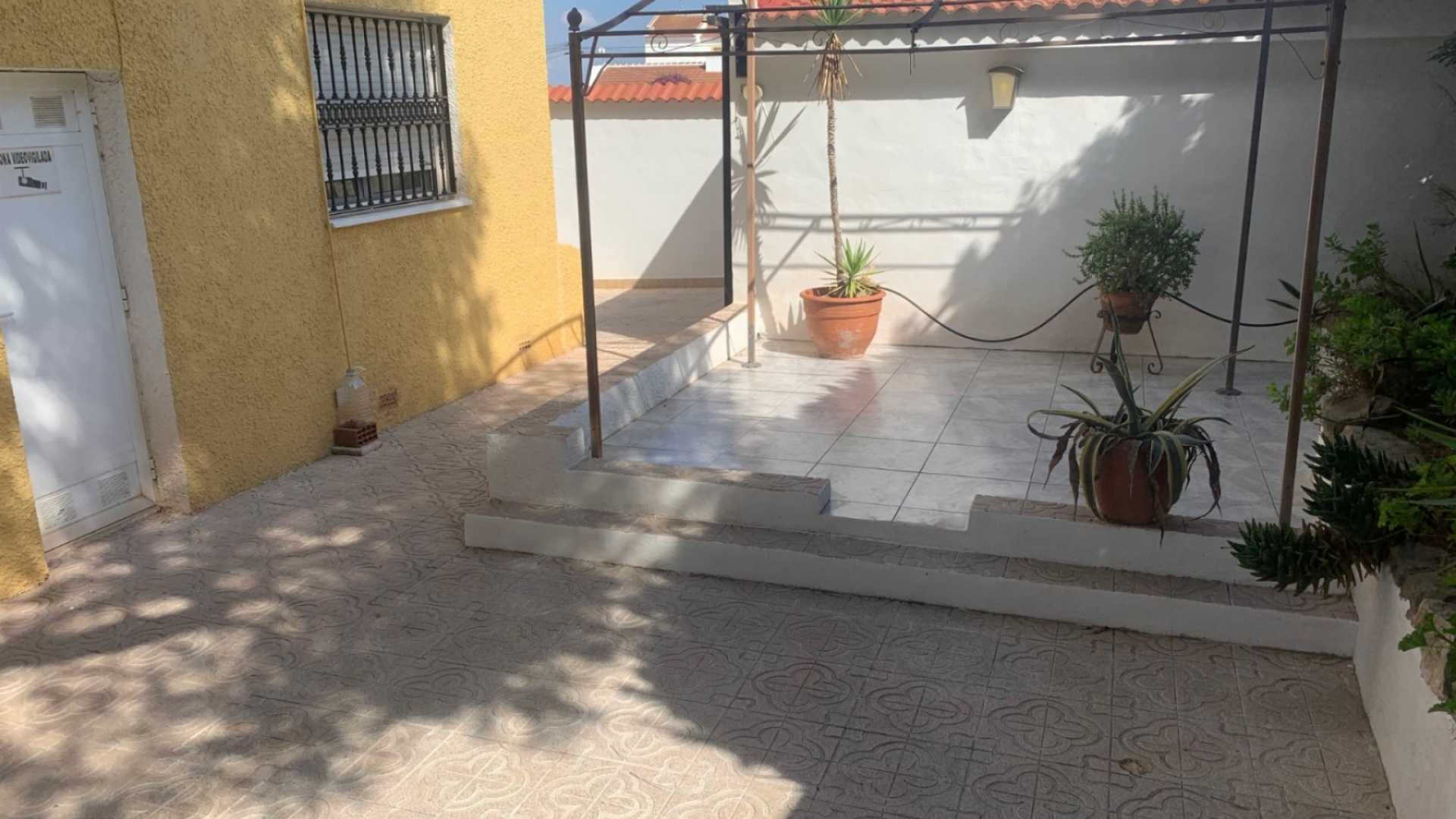 Revente - Villa - San Miguel de Salinas - las comunicaciones