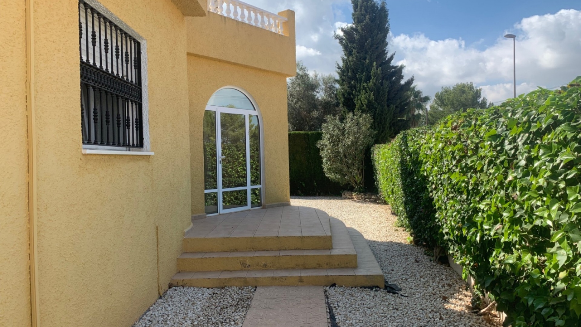 Revente - Villa - San Miguel de Salinas - las comunicaciones