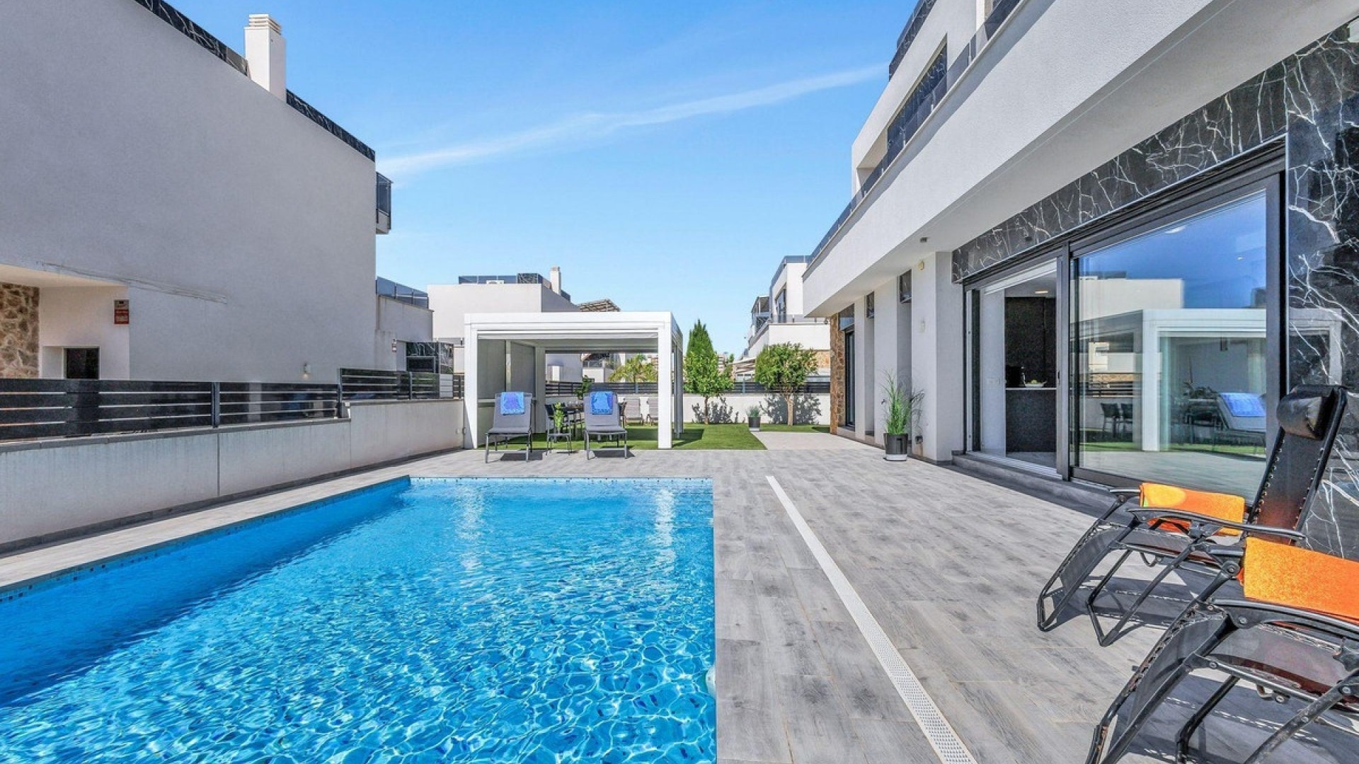 Revente - Villa - Torrevieja - Torrevieja Centro