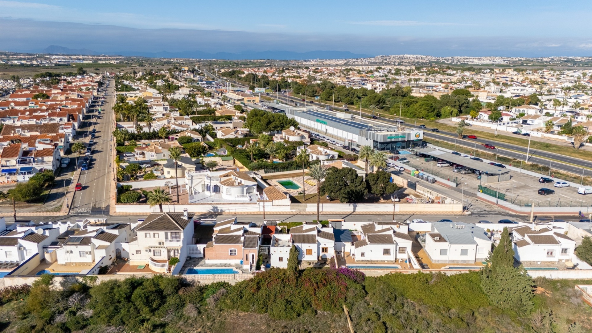 Revente - Villa - Torrevieja - Urbanización San Luis