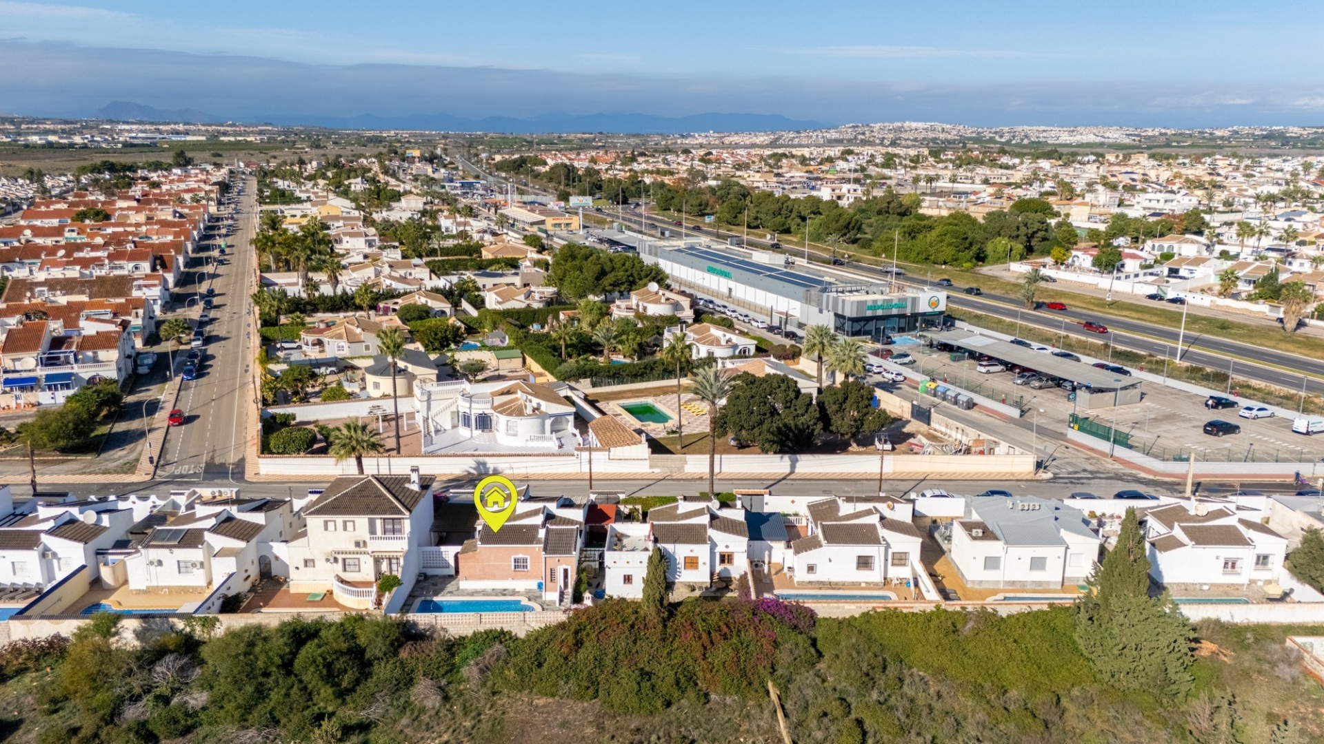 Revente - Villa - Torrevieja - Urbanización San Luis