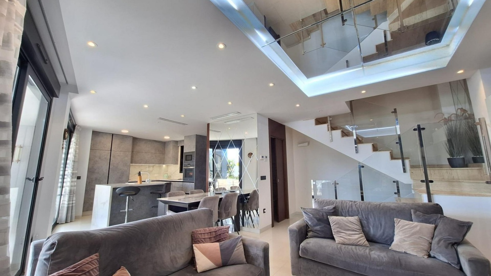 Revente - Villa - Villamartin - Las Filipinas