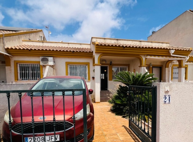 Townhouse - Resale - Daya Nueva - Daya Nueva