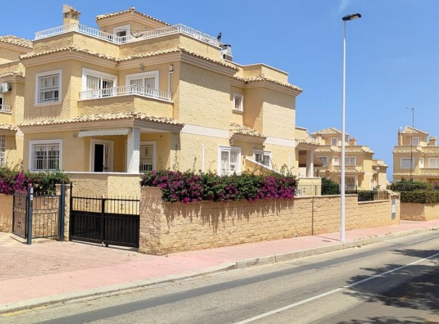 Townhouse - Resale - Los Altos - ESMA-31809