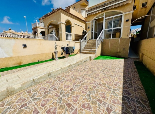Townhouse - Resale - Los Altos - Los Altos