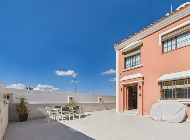 Townhouse - Resale - Roda - Roda