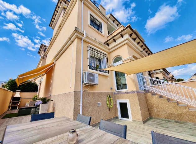 Townhouse - Resale - Villamartin - ESMA-47156