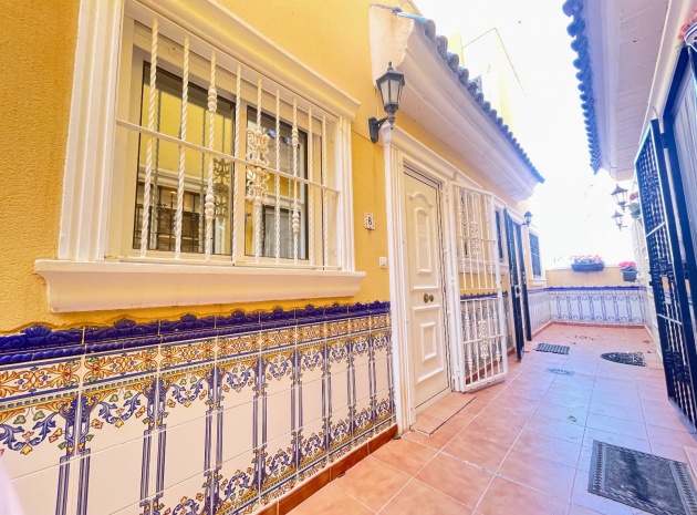 Townhouse - Resale - Villamartin - las filipinas