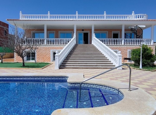 Villa - Återförsäljning - Albir - Albir