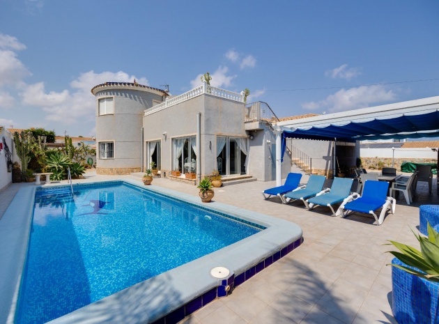 Villa - Återförsäljning - Cabo Roig - ESMA-55657