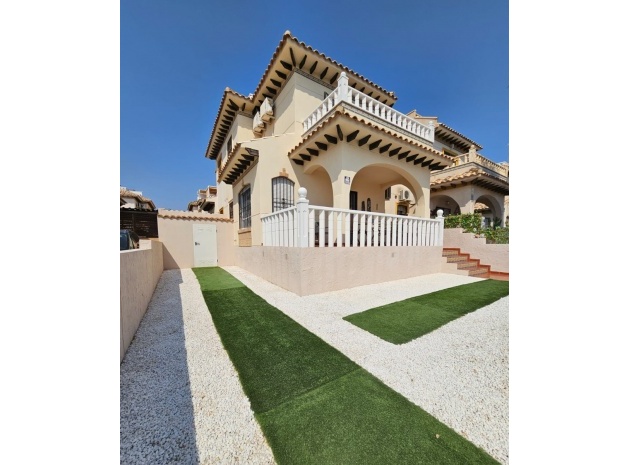 Villa - Återförsäljning - Cabo Roig - ESMA-62907