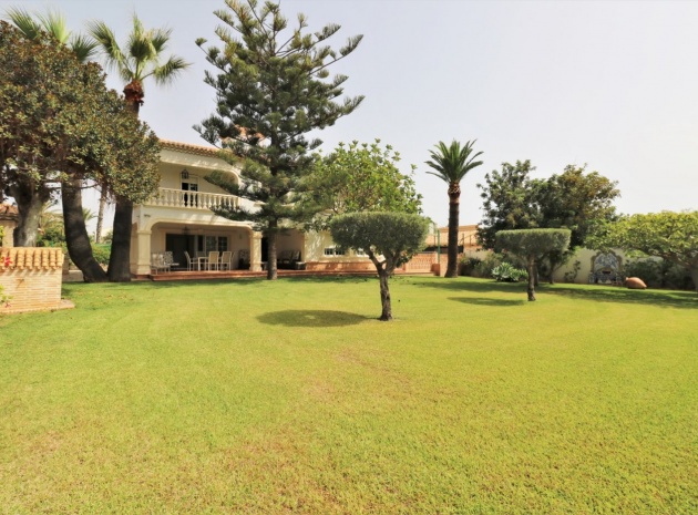 Villa - Återförsäljning - Cabo Roig - ESMA-93958