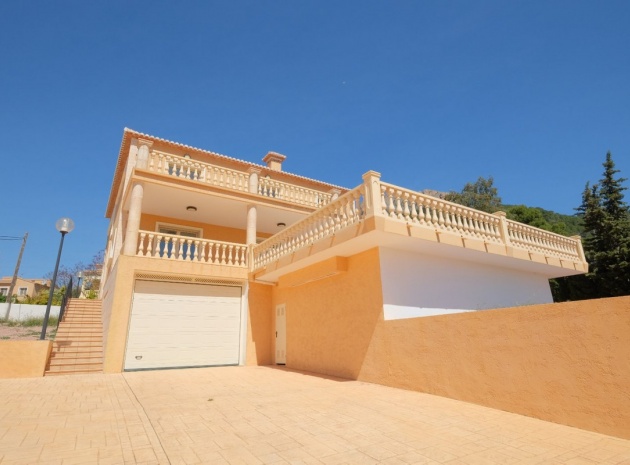 Villa - Återförsäljning - Calpe - La Canuta