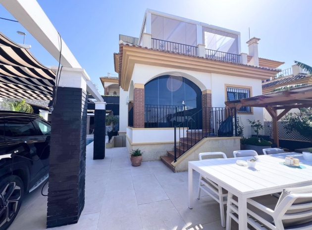 Villa - Återförsäljning - Ciudad Quesada - CSP-21306