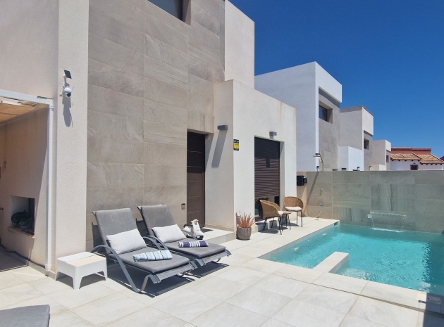 Villa - Återförsäljning - Ciudad Quesada - CSP-26864