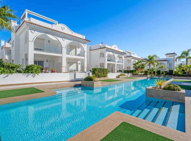 Villa - Återförsäljning - Ciudad Quesada - CSP-39793