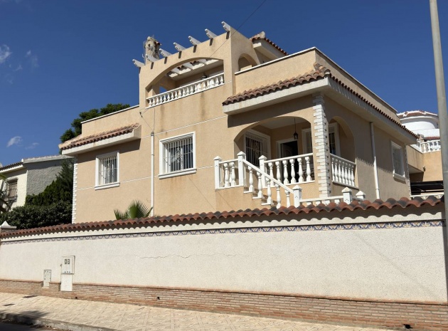 Villa - Återförsäljning - Ciudad Quesada - CSP-45615