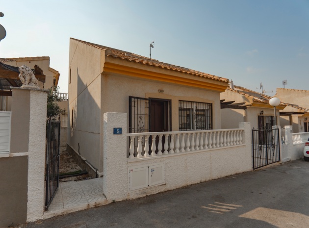 Villa - Återförsäljning - Ciudad Quesada - CSP-81551