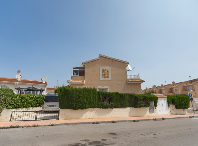 Villa - Återförsäljning - Ciudad Quesada - CSP-93641