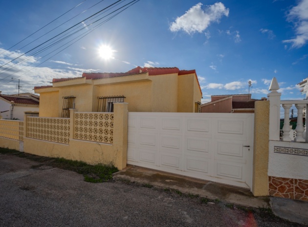 Villa - Återförsäljning - Ciudad Quesada - CSP-99922