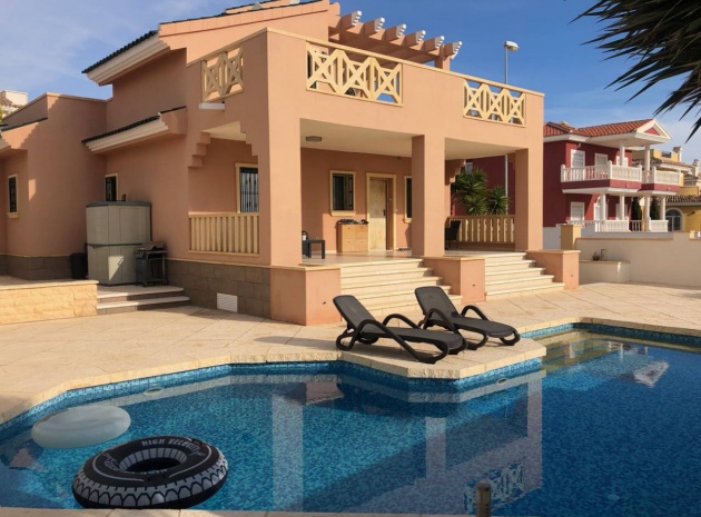 Villa - Återförsäljning - Ciudad Quesada - ESMA-35437