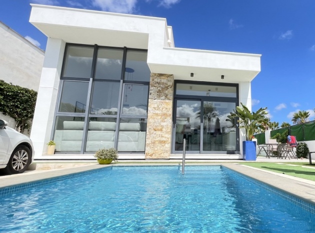 Villa - Återförsäljning - Ciudad Quesada - ESMA-56497