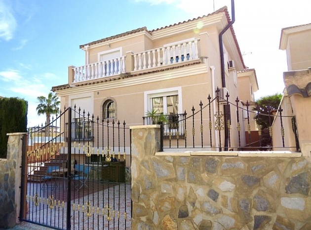 Villa - Återförsäljning - Los Altos - Los Altos