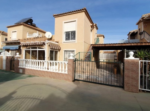 Villa - Återförsäljning - Los Altos - Los Altos