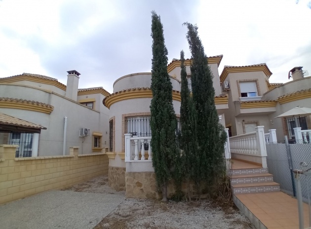 Villa - Återförsäljning - Los Montesinos - La Herrada