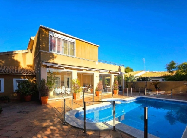 Villa - Återförsäljning - Orihuela - Campoamor