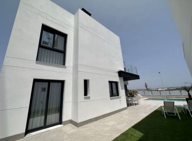 Villa - Återförsäljning - Orihuela - CSP-33428