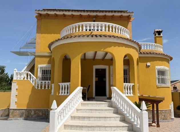 Villa - Återförsäljning - Orihuela - CSP-63350