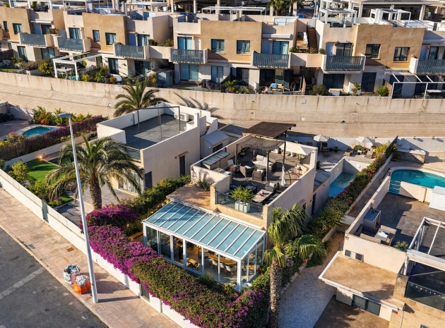 Villa - Återförsäljning - Orihuela - La Zenia