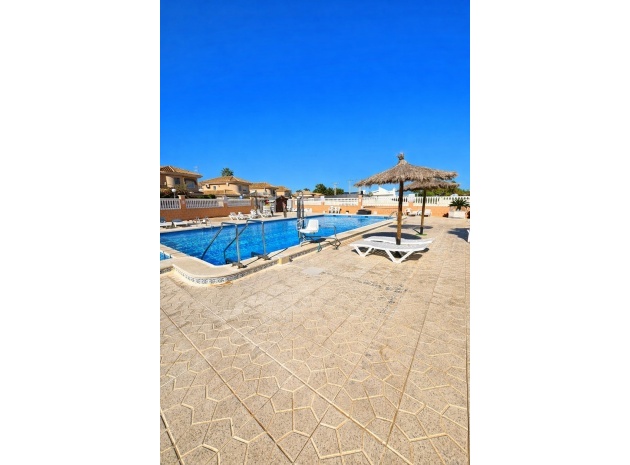 Villa - Återförsäljning - Orihuela - Los Altos