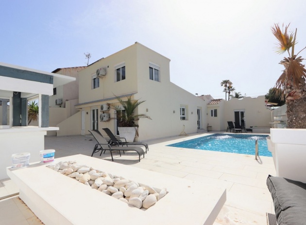 Villa - Återförsäljning - Orihuela - Los Balcones