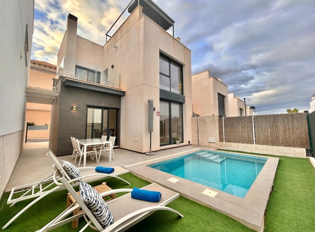 Villa - Återförsäljning - Orihuela - Orihuela Costa