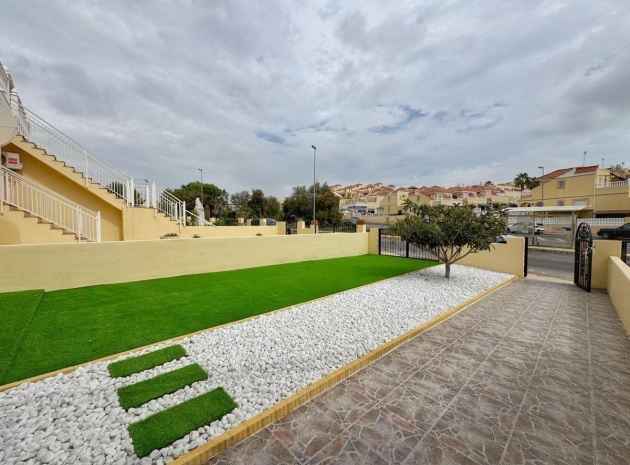 Villa - Återförsäljning - Orihuela - Orihuela Costa