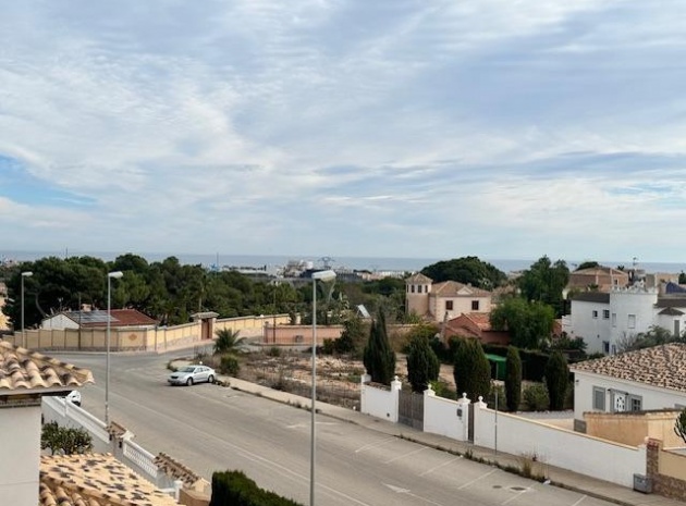 Villa - Återförsäljning - Orihuela - Orihuela Costa