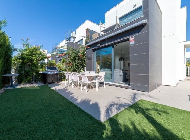 Villa - Återförsäljning - Orihuela - Punta Prima