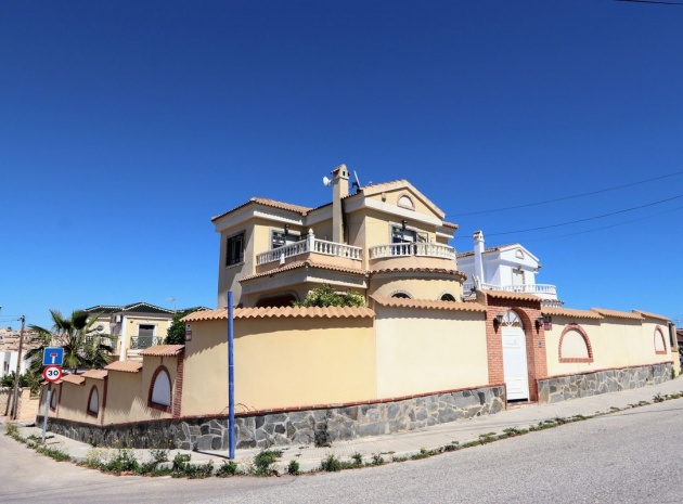 Villa - Återförsäljning - Orihuela - Villamartin
