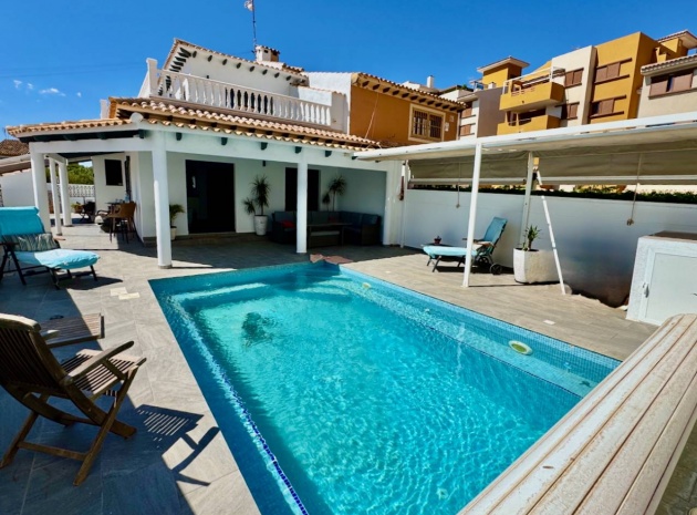 Villa - Återförsäljning - Punta Prima - Punta Prima