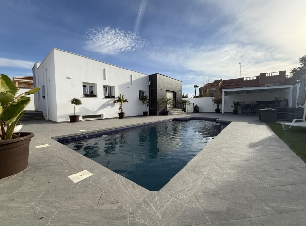 Villa - Återförsäljning - Rojales - Ciudad Quesada