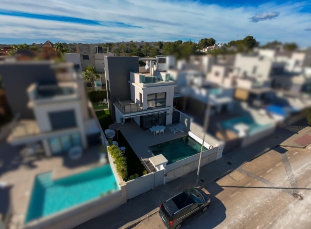 Villa - Återförsäljning - San Miguel de Salinas - CSP-42437