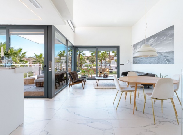 Villa - Återförsäljning - San Miguel de Salinas - ESMA-81191