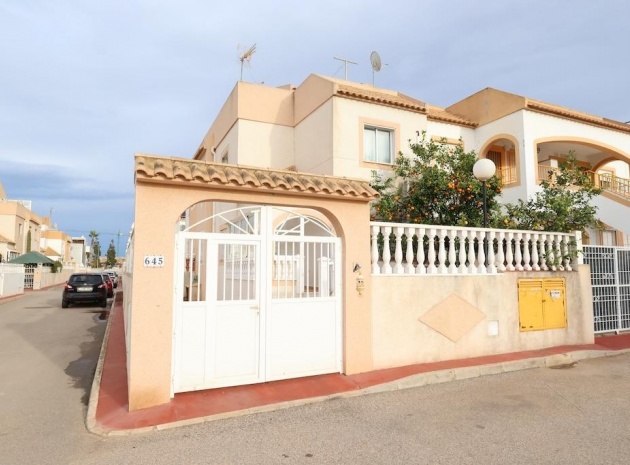 Villa - Återförsäljning - Torrevieja - altos del limonar