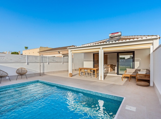 Villa - Återförsäljning - Torrevieja - CSP-67357