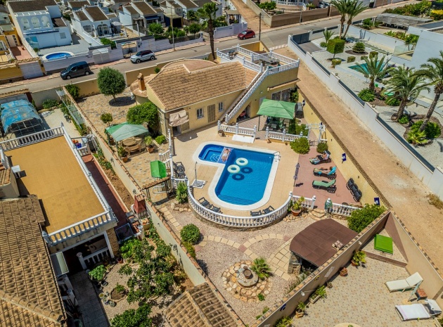 Villa - Återförsäljning - Torrevieja - CSP-73057