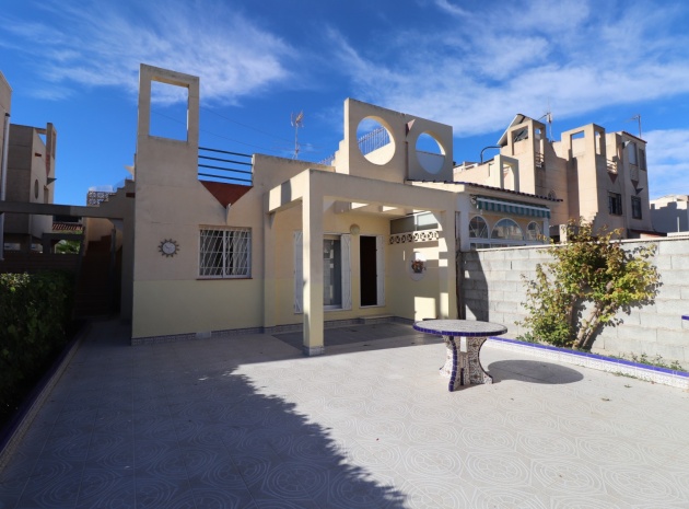 Villa - Återförsäljning - Torrevieja - El Salado