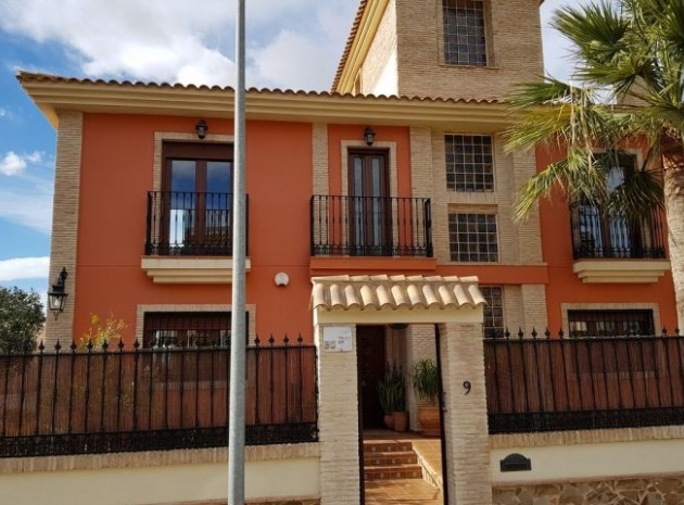 Villa - Återförsäljning - Torrevieja - Torrevieja Centro
