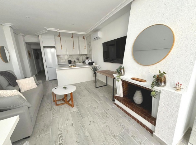 Villa - Återförsäljning - Torrevieja - Torrevieja Centro